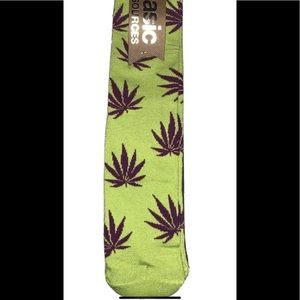 Basic Resources Crew Socks 3 Pair Men 6-12.5 Bright Green Gray Purple Plant Life